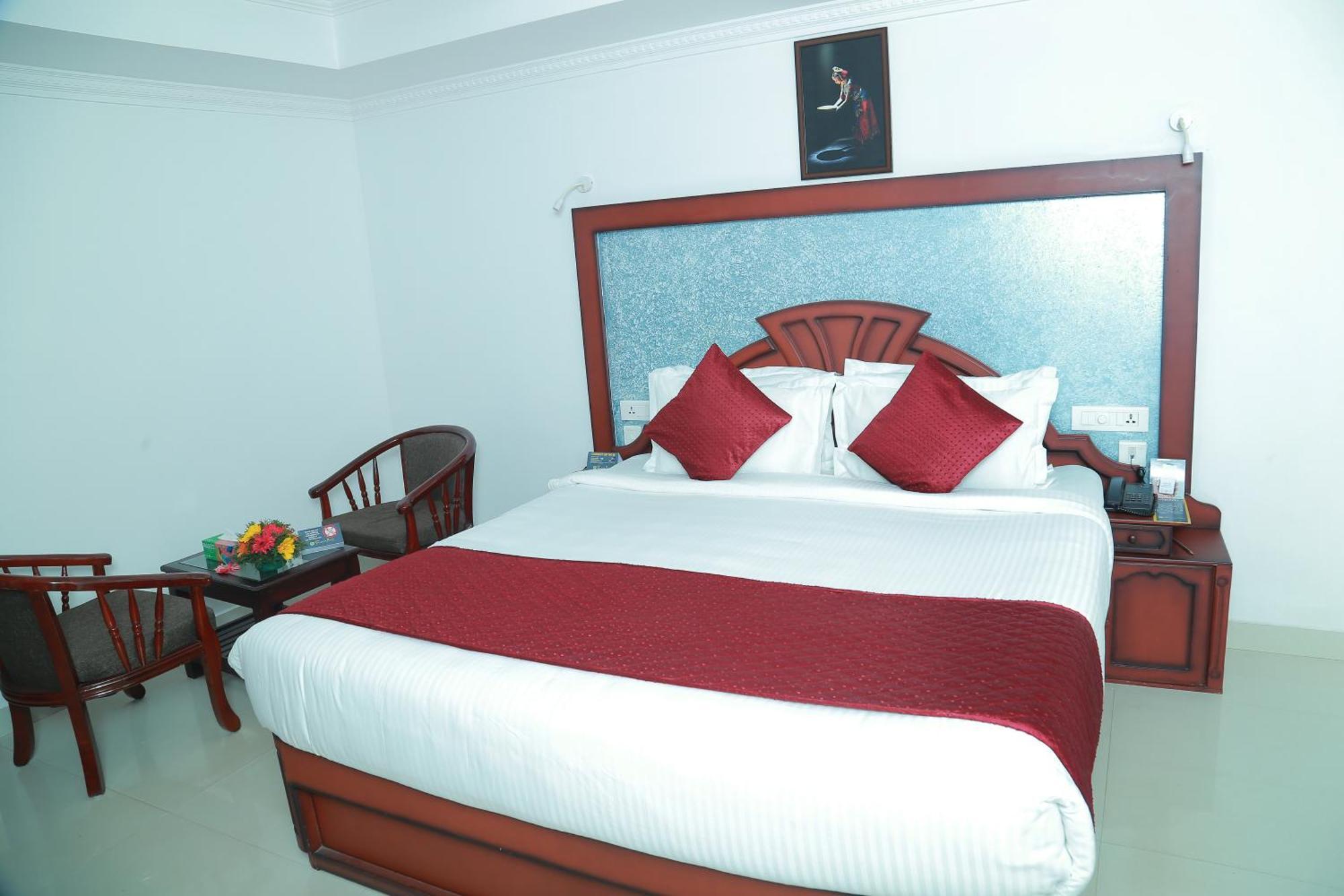 Hotel Savera Park Thrissur Esterno foto