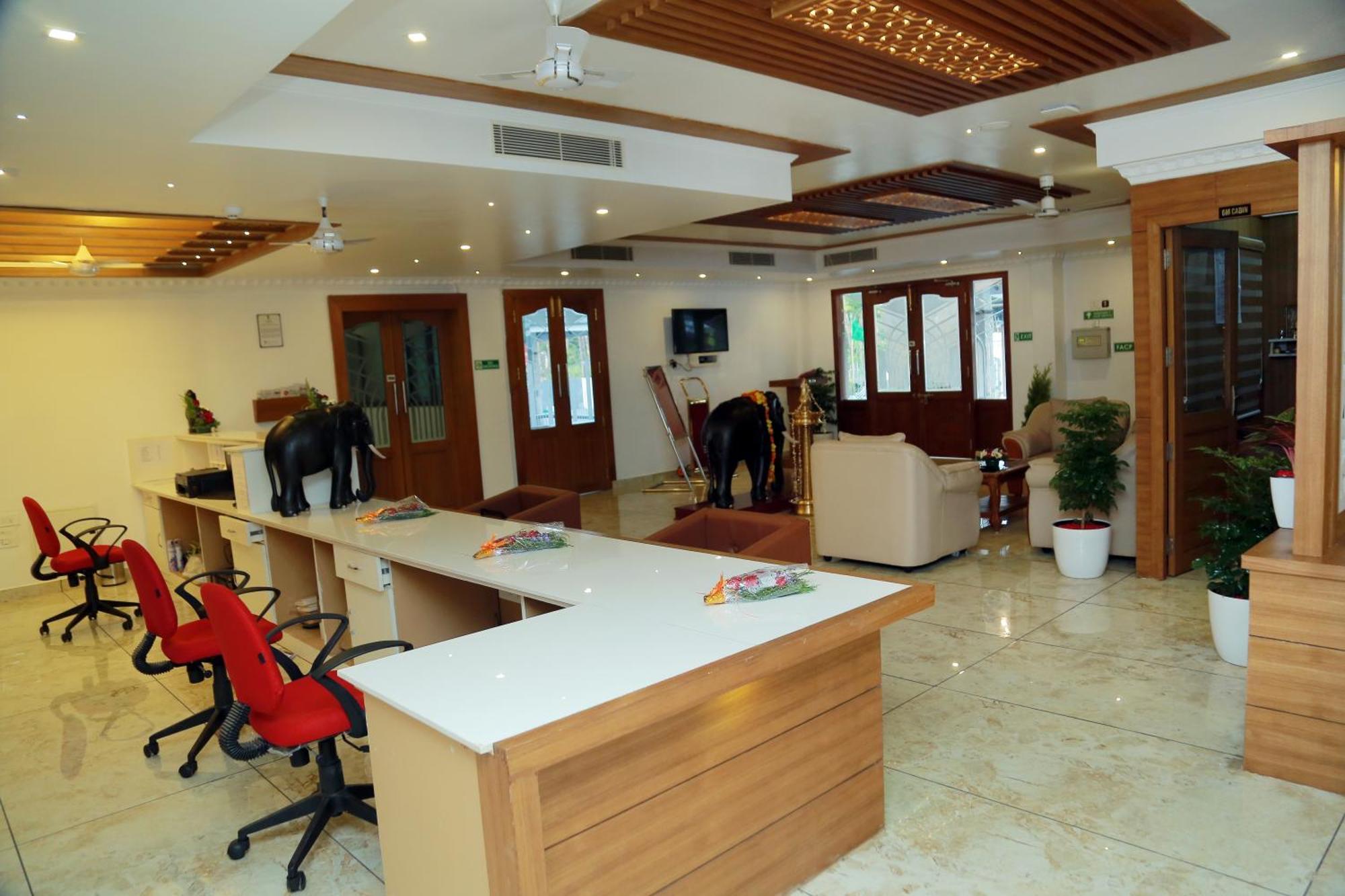 Hotel Savera Park Thrissur Esterno foto