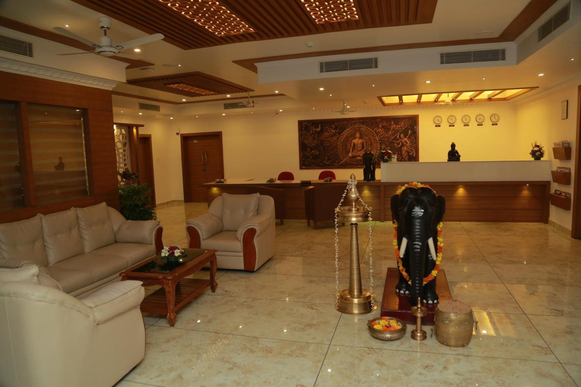 Hotel Savera Park Thrissur Esterno foto